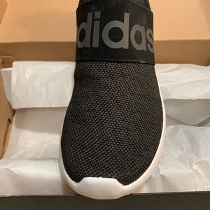 Men’s Adidas sneaker